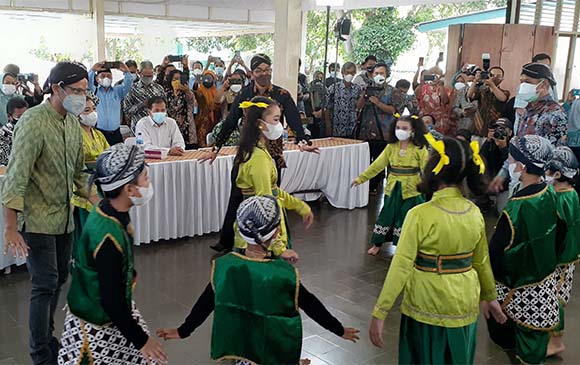 Nadiem Makarin, Ki Saur Panjaitan dan Ki Pardimin Ikut bermain
